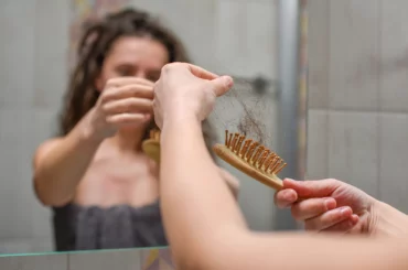 Warum kann eine Magenverkleinerung zu Haarausfall führen